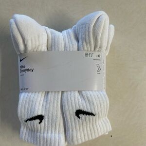 Nike Everyday White Crew Socks
